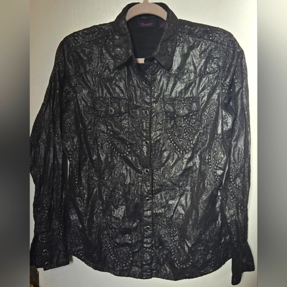 Embroidered Wrangler Snap Button Women's Western Blouse Black/silver size MED